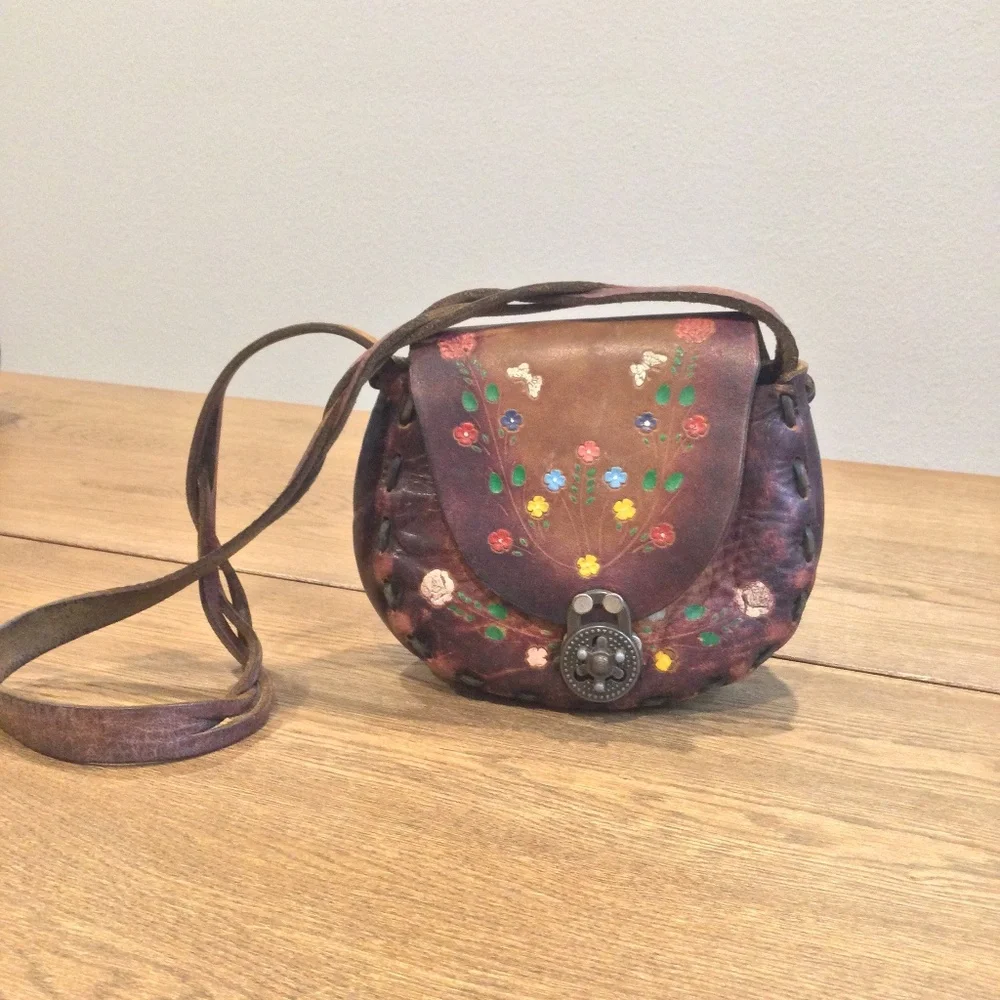 Vintage 70s Handmade Hand Tooled Cowhide Leather Crossbody Handbag - Picture 1 of 15